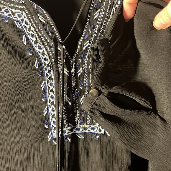 Black sheer overlay embroidered blouse. - Picture 4 of 6
